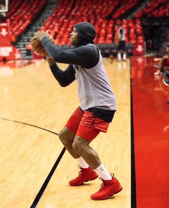 宝威体育直播公司-美琴格勒本菲卡球员受伤，全队备战压力加大的简单介绍